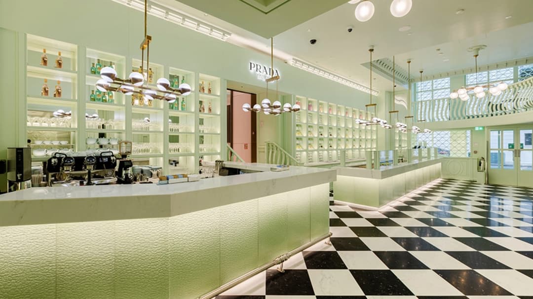 Prada opent café in Londense Harrods